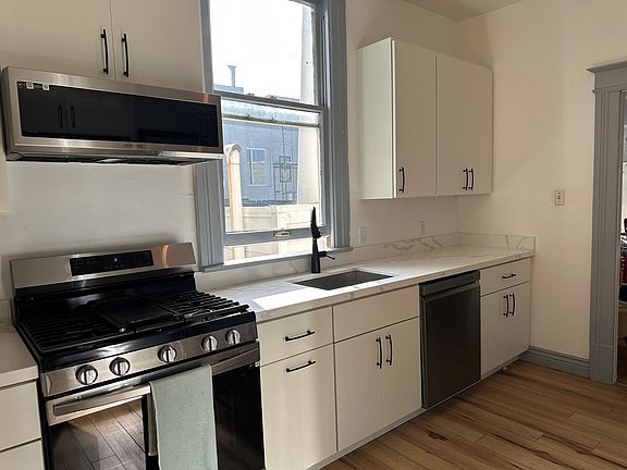 4th image of 123 Carl St #306
