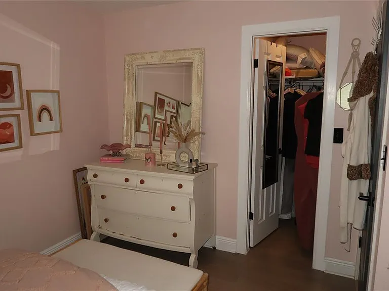 5945 Venetian Blvd NE — Photo 20