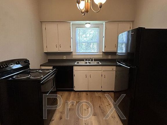 3rd image of 706 W Kansas St