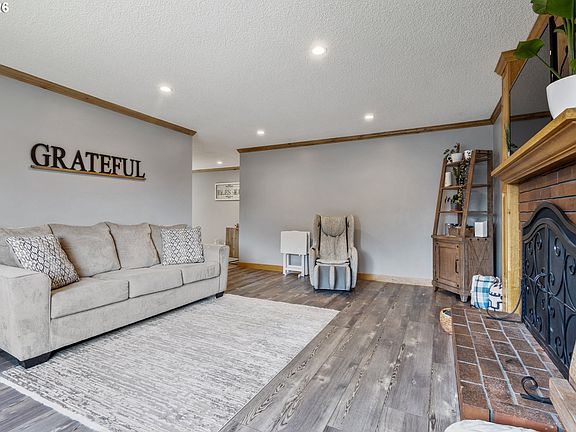 5th image of 1604 Limpus Ln