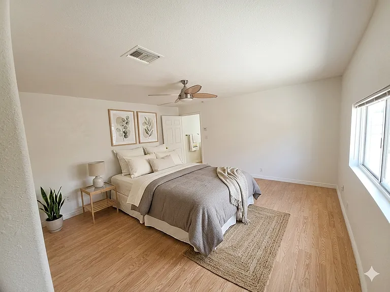 Whitecap Dr — Photo 15
