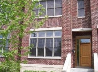 199 S Evergreen Ave, Arlington Heights, IL 60005