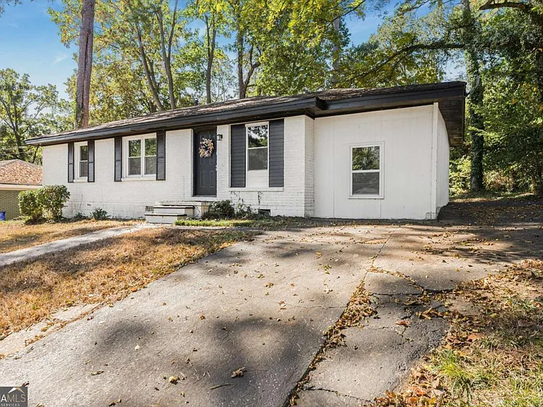 2905 Gresham Rd SE — Photo 6