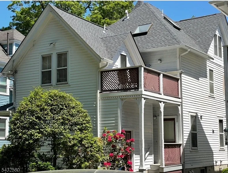 Building Photo - 39 Wetmore Ave #B
