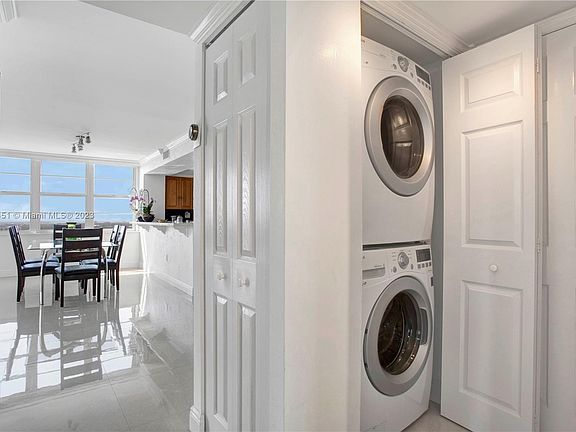 3rd image of 2750 NE 183rd St APT 2711