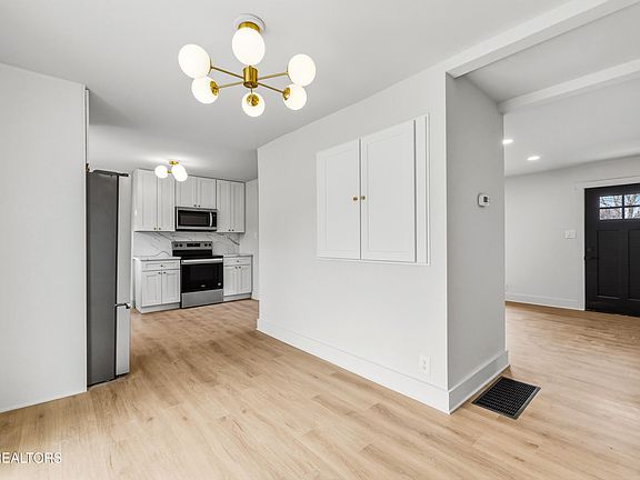 5th image of 5702 Ridgefield Rd