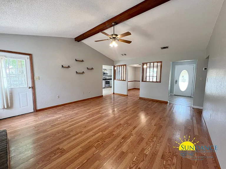 253 Grand Prix Dr — Photo 4