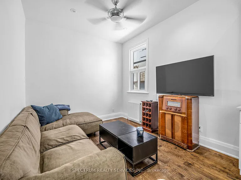 29 Raglan Ave — Photo 5