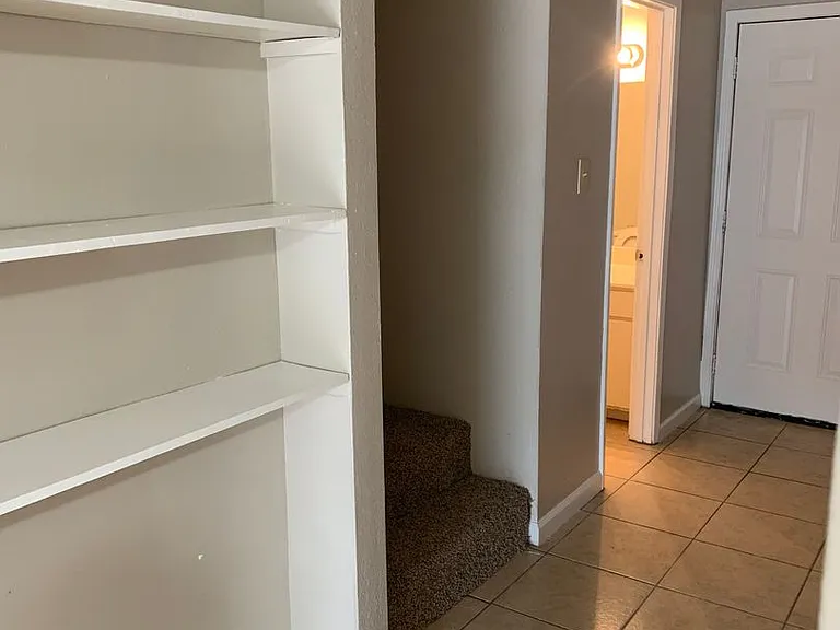 Sunset Grove Apartments — Photo 27