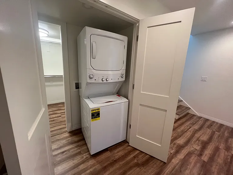 549 Lakeshore Blvd #17 — Photo 11