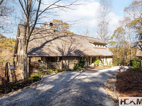 2nd image of 1527 Wandering Ridge Road