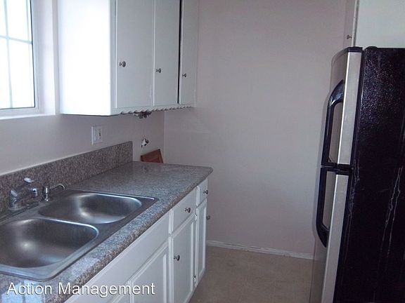 3rd image of 1434 Plaza Del Amo APT 04