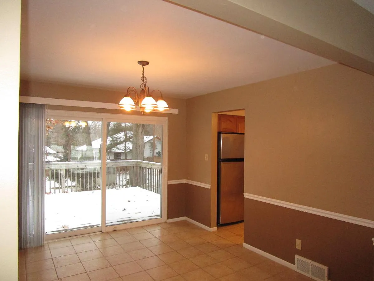 3 bed, 1309 sqft, $1,750 — Photo 3