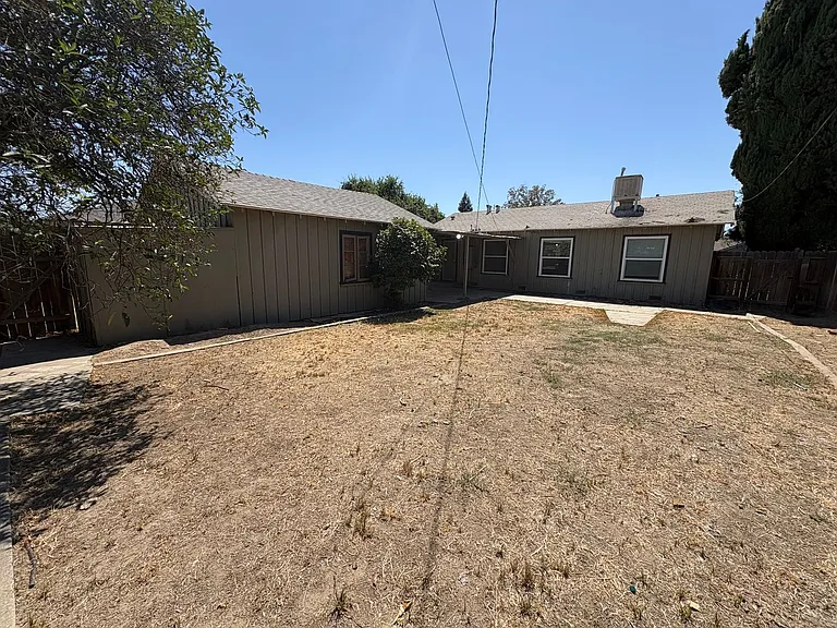 1216 N Conyer St — Photo 31