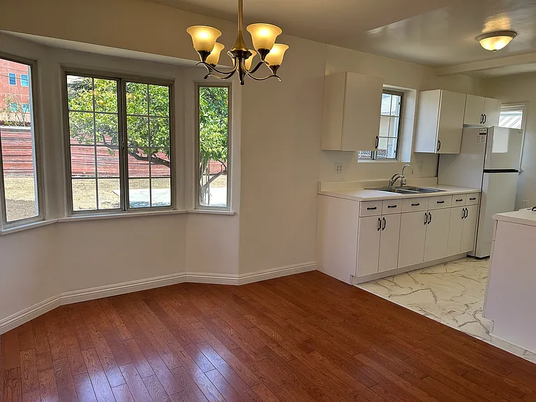 1531 Dixon St — Photo 14