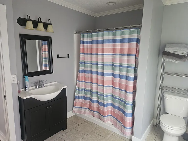 610 Walker St E #A — Photo 8