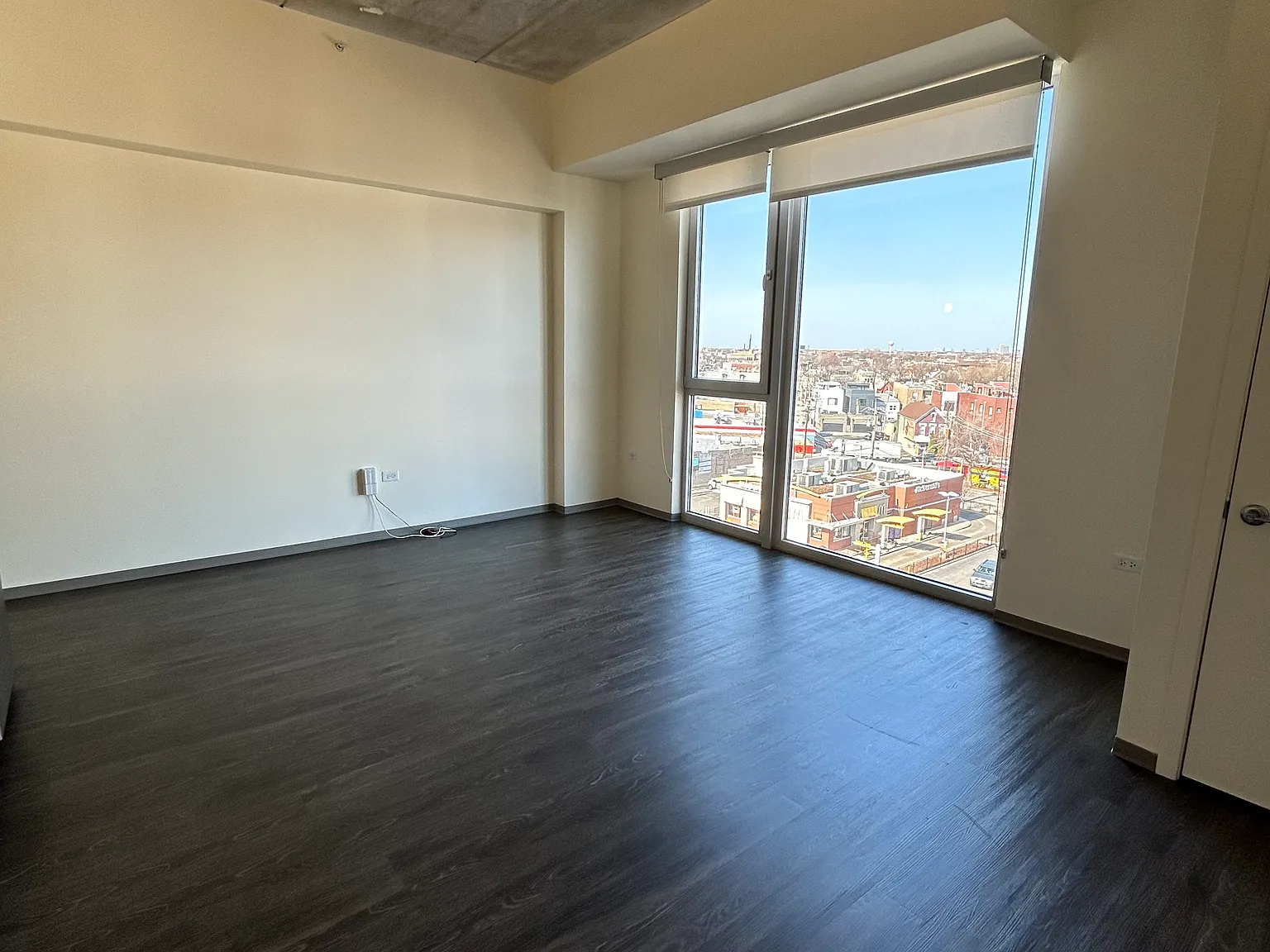 1 bed, 669 sqft, $2,370 — Photo 3