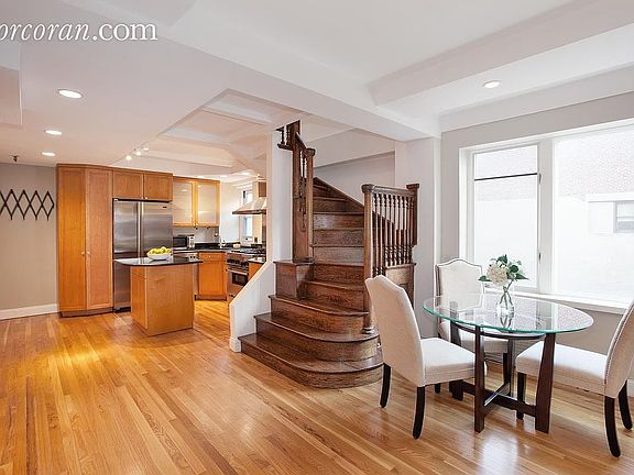 4th image of 39 W 67th St #14011501
