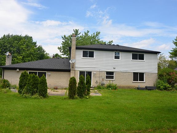 3rd image of 4833 Faircourt Dr