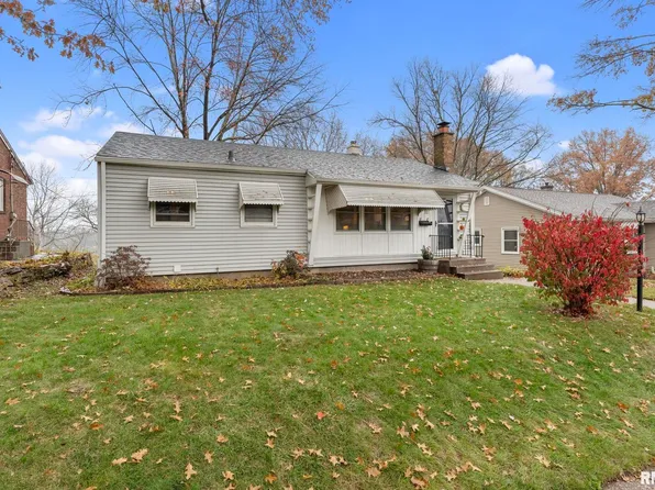 3017 Carey Ave, Davenport, IA 52803