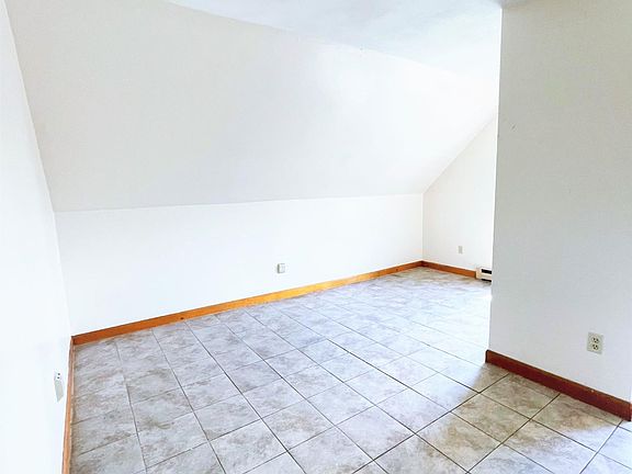 3rd image of 21 Nelson St #C
