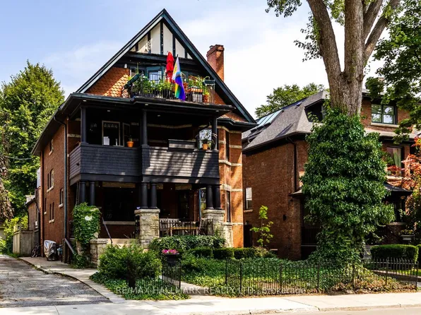 321 Palmerston Blvd, Toronto, ON M6G 2N5