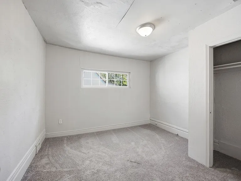 3032 Merwyn Ave — Photo 6