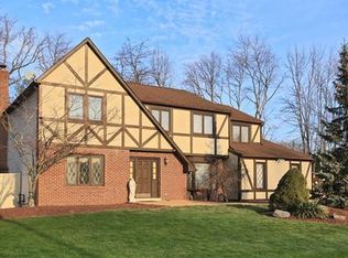 7 Castle Ct, North Brunswick, NJ 08902