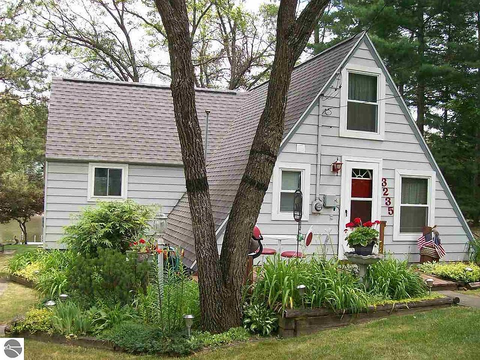 1st image of 3235 S Ogemaw Trl