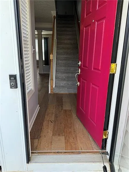 3 bed, 2.5 bath, 1957 sqft, $2,800 — Photo 2