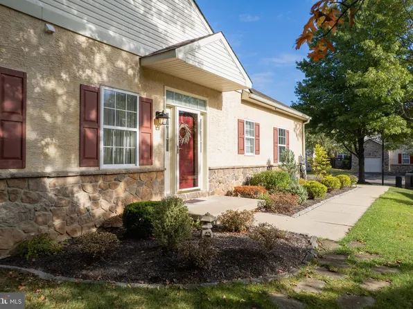 2111 Hidden Meadow Dr, Colmar, PA 18915