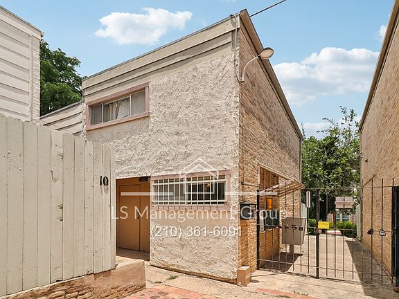 5th image of 408 Ira Ave APT 7