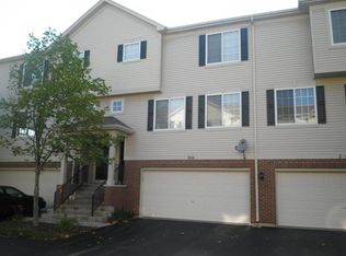 266 Evergreen Cir, Gilberts, IL 60136