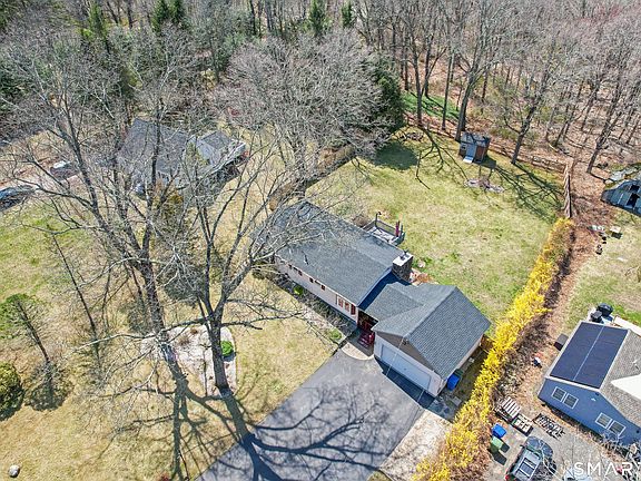 3rd image of 82 North Pond Road