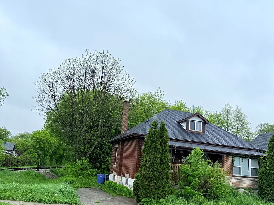 1st image of 70 Huron St