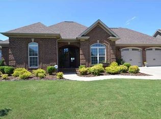 102 Aidan Ln, Muscle Shoals, AL 35661