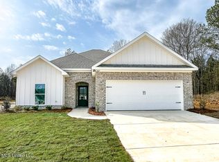 1207 Myrtle Ln, Pearl, MS 39208