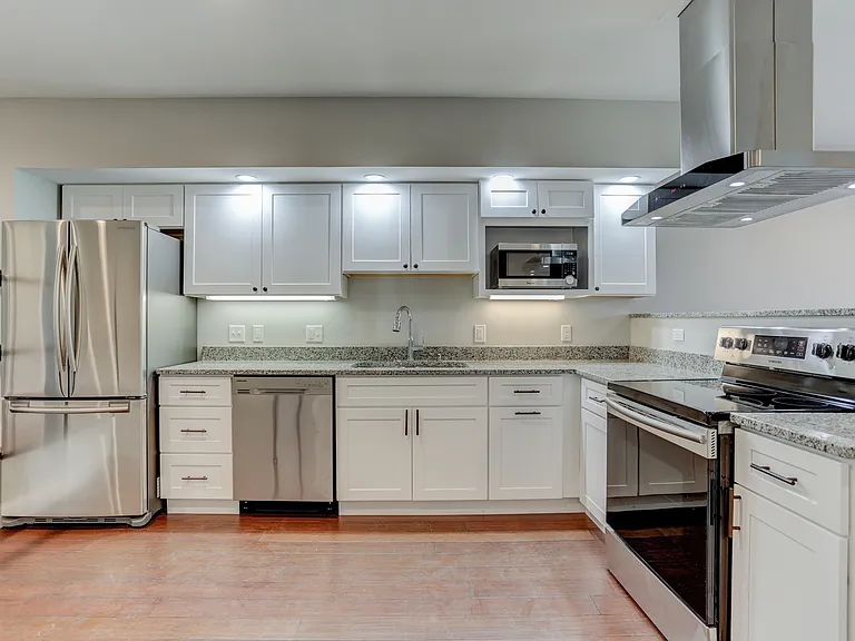 218 W Main St #2D — Photo 3