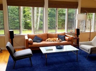 5 Oakwood Rd, Hampton Bays, NY 11946