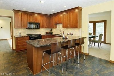 5th image of 7042 Arbor Valley Ave