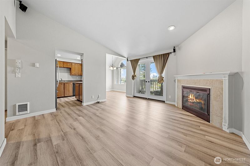 4th image of 12025 SE 60th Street #B