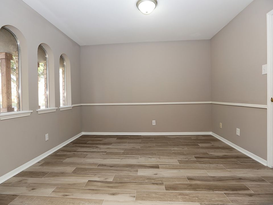 1st image of 2806 Kismet Ln