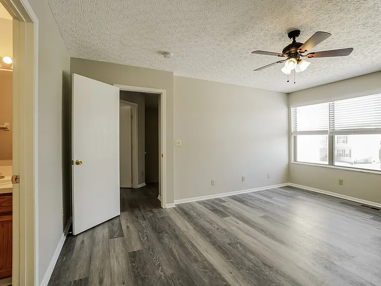 2719 Raphael Dr — Photo 13