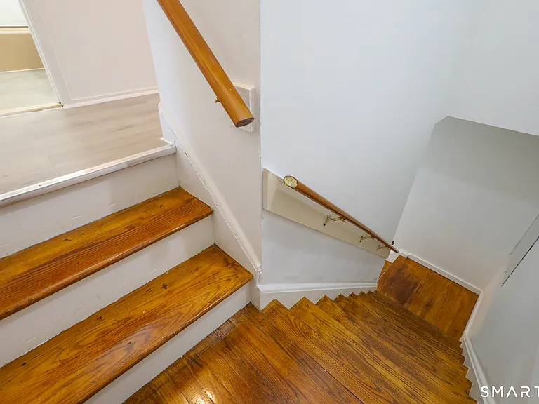 1 Camelot Dr #2 — Photo 10