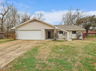 123 Oakridge Dr, Jackson, MS 39212
