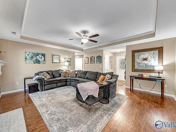 2nd image of 219 Cedar Creek Cir