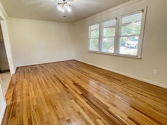 3rd image of 16 Starsdale Cir