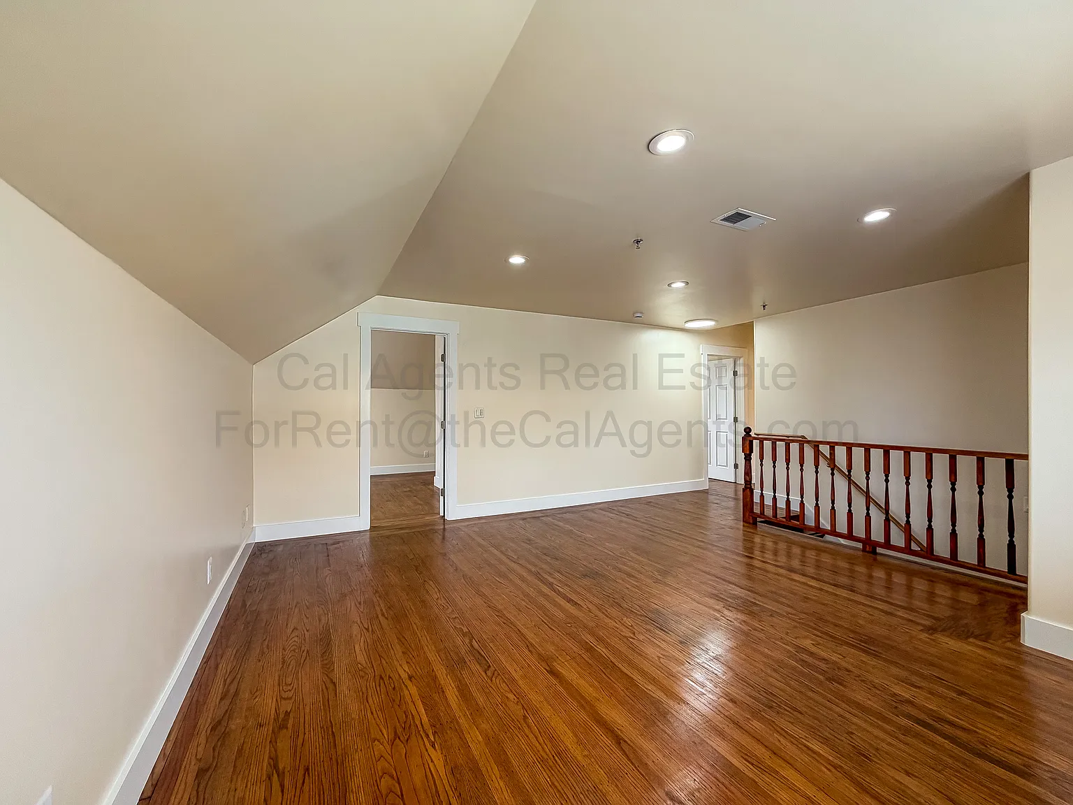 3 bed, 1.5 bath, 1100 sqft, $3,400 — Photo 3
