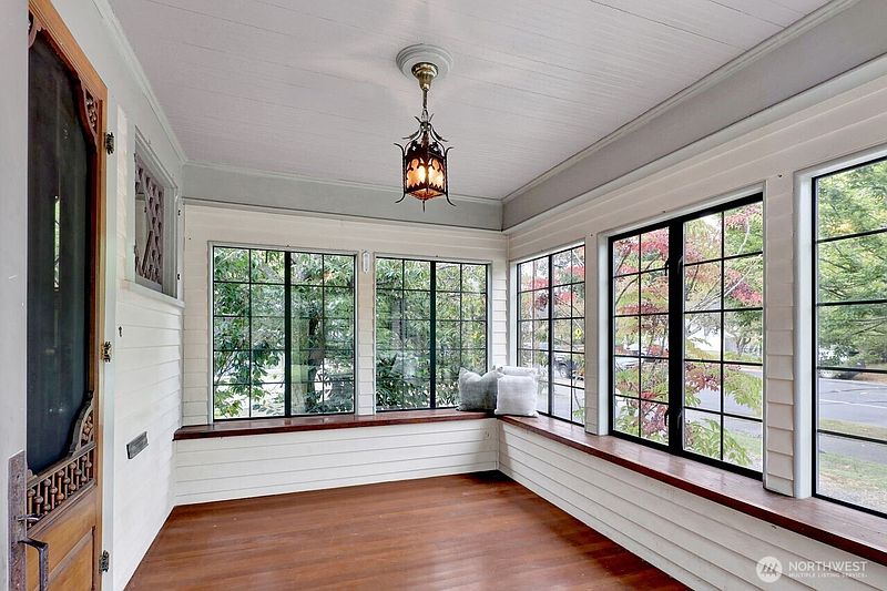 4th image of 1505 Broadway