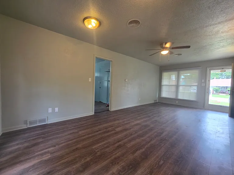 4909 N Pate Ave — Photo 8